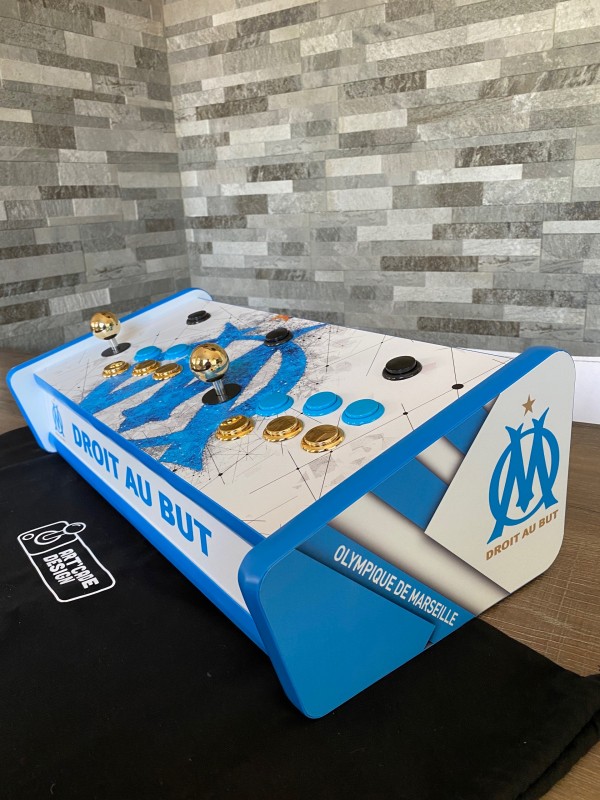 Découvrez l'univers rétro avec Art'cade Design, fabricant de bornes d'arcades personnalisées et de consoles de jeux à Nice