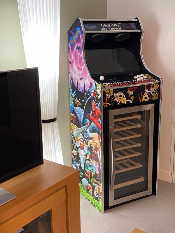 Borne d'arcade avec cave à vins intégrée, une création original by Art'cade Design